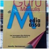 Image of GURU MENULIS DI MEDIA MASA